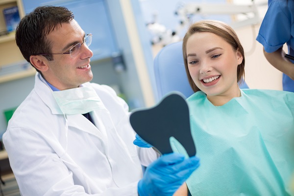 Four Fixes Your General Dentist Will Recommend For A Chipped Tooth