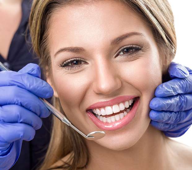 Crystal Lake Teeth Whitening at Dentist